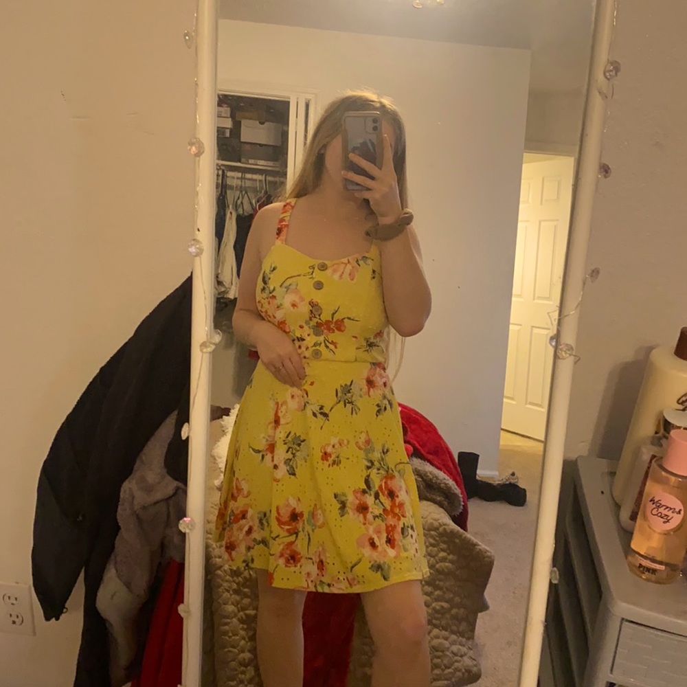 Short yellow floral dress size medium